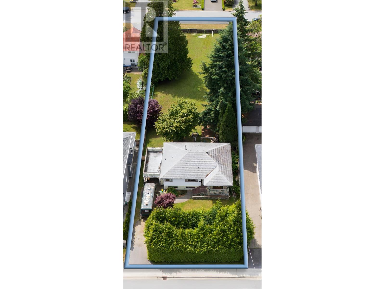 892 Macintosh St, Coquitlam, BC V3J 4Z2