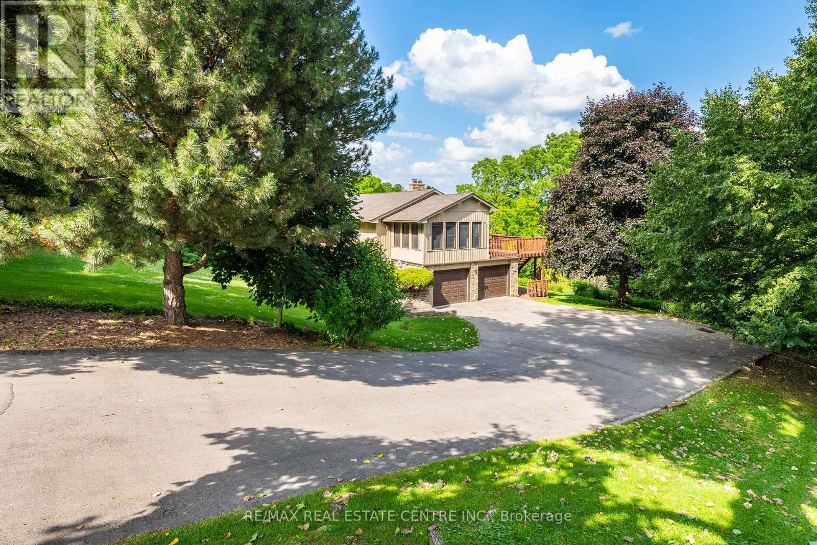 1023 W River Rd, Cambridge, ON N1R 5S5