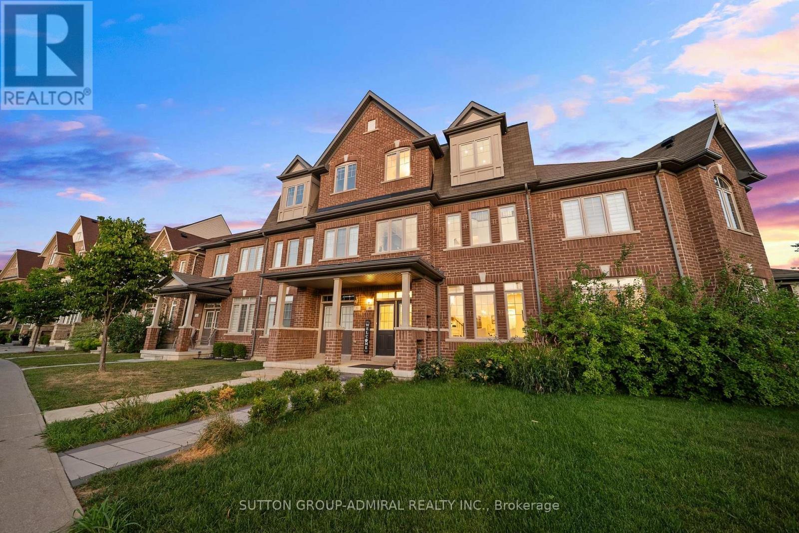 49 E S Corners Blvd, Vaughan Kleinburg, ON L4H 3Z7