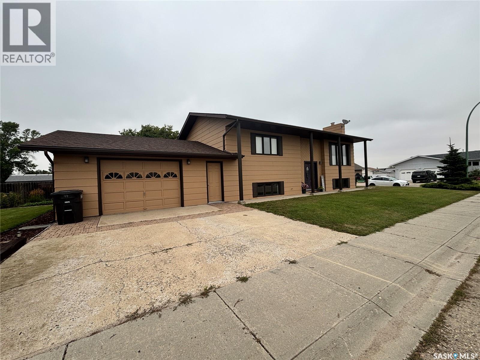 47 Howard Cres, Lanigan, SK S0K 2M0