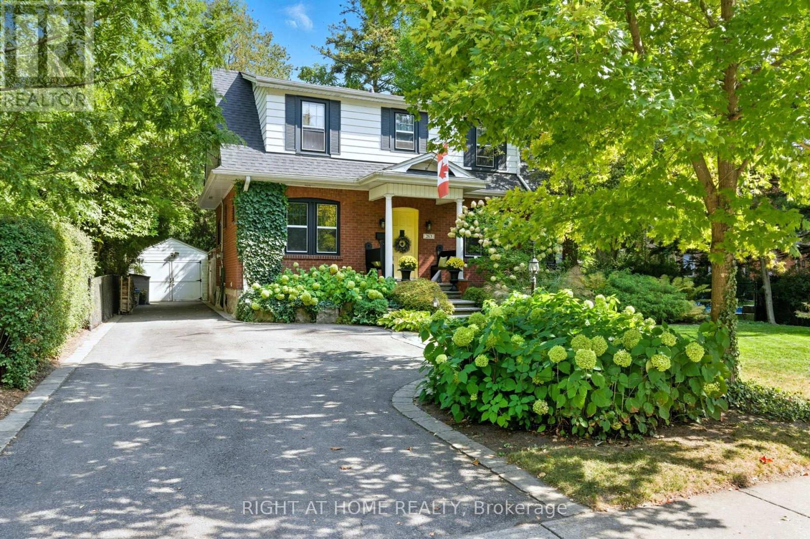 263 Hart Ave, Burlington, ON L7N 1P3