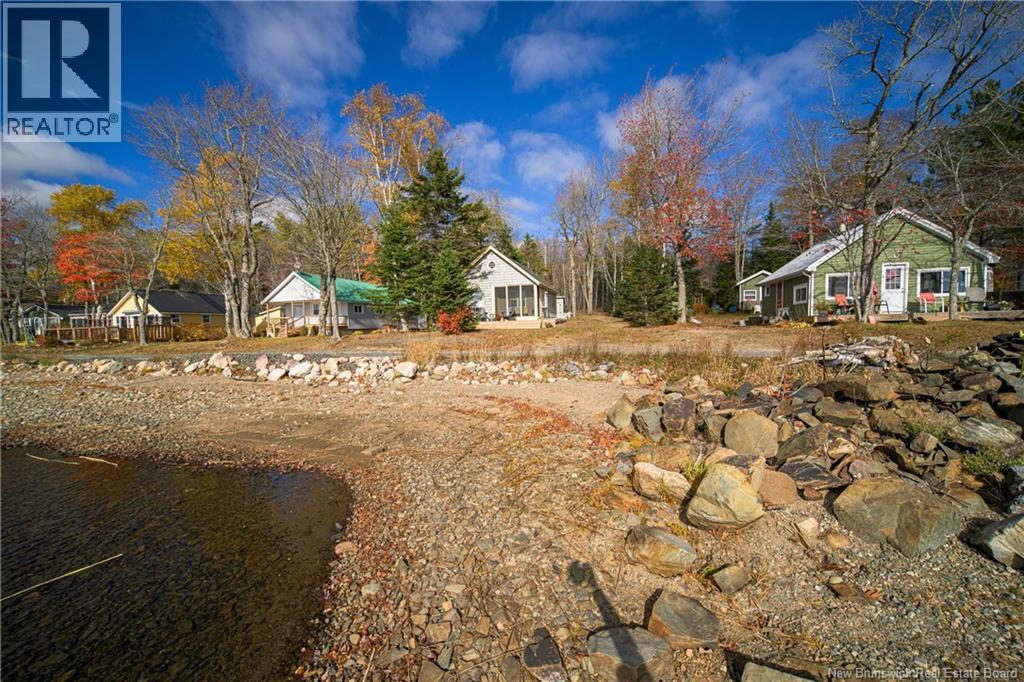72 Lake Shore Rd, Lake George, NB E6K 3K7