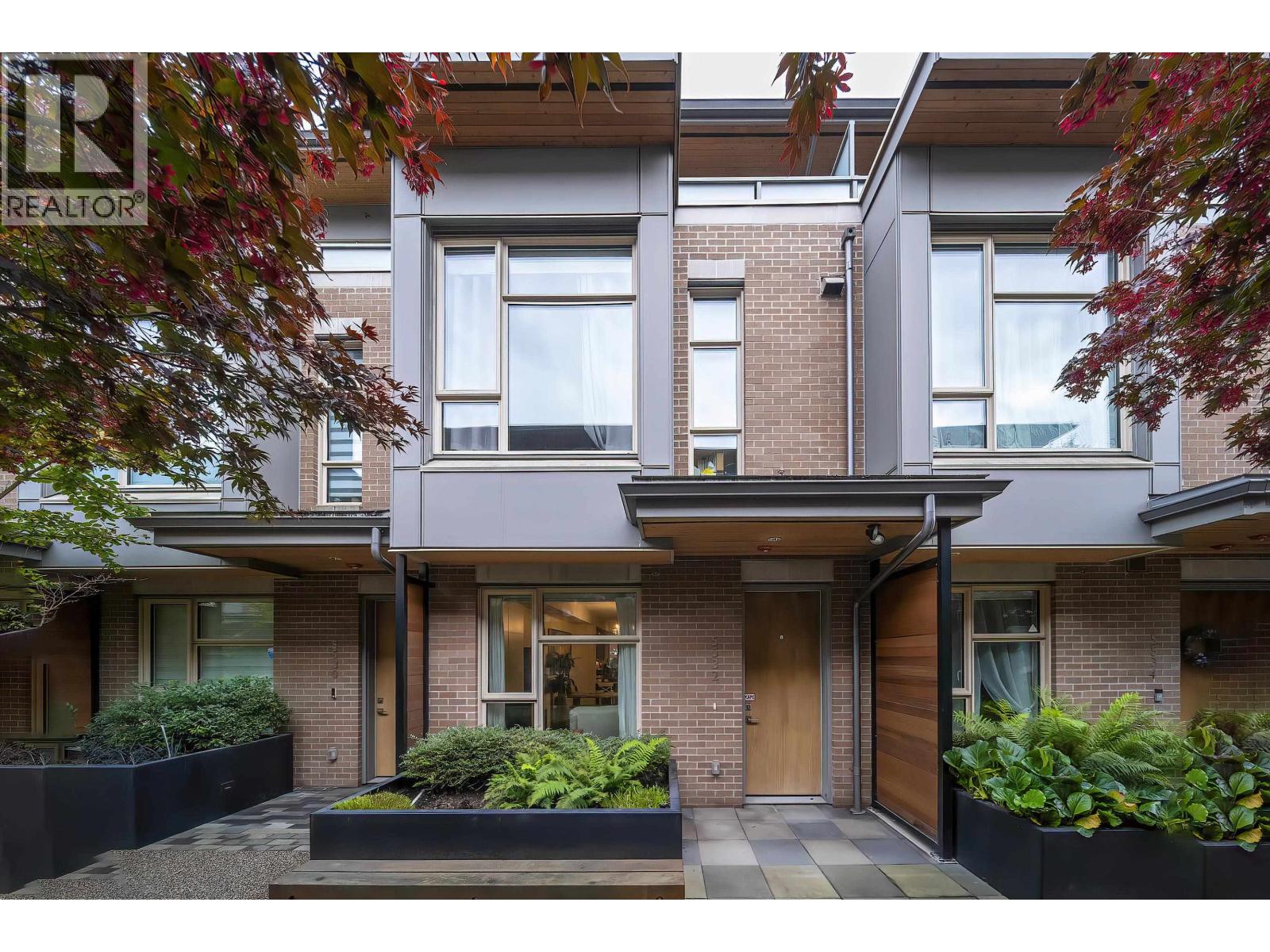 5532 Oak St, Vancouver, BC V6M 2V6