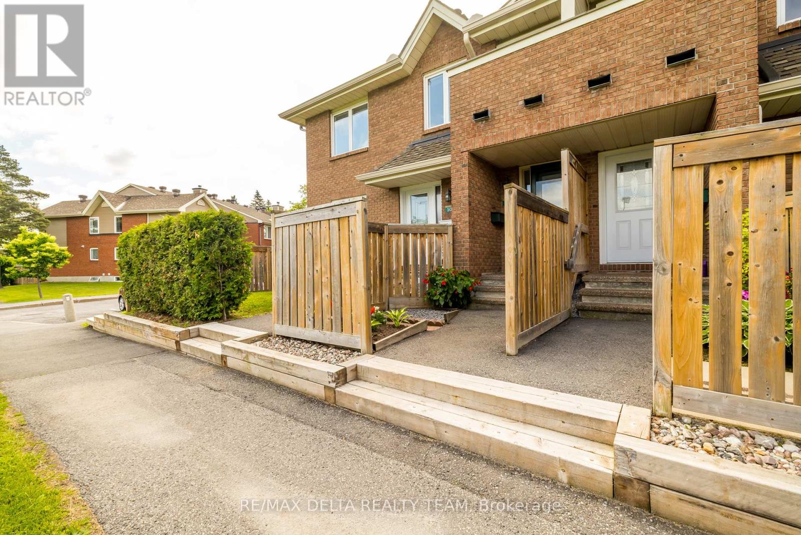 205 1720 Marsala Cres, Ottawa, ON K4A 2G8