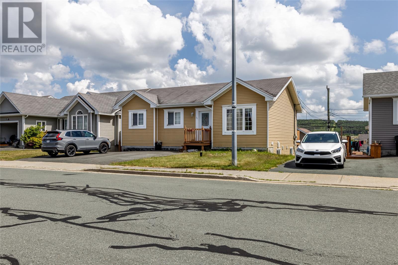 31 Hopedale Cres, St. John's, NL A1B 0B3