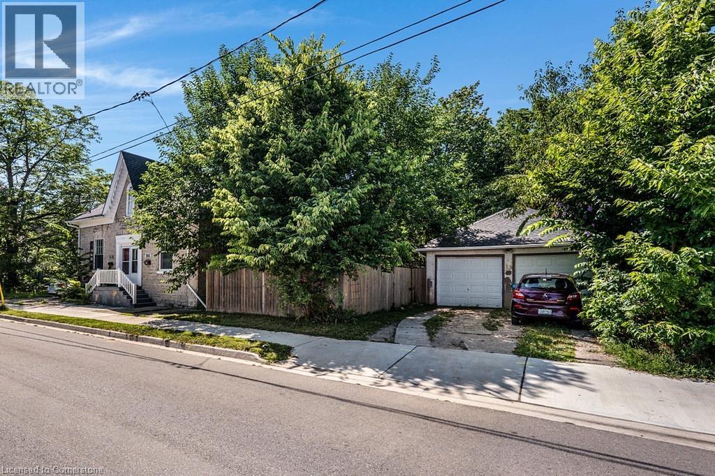 146 Westminster Dr S, Cambridge, ON N3H 1S8