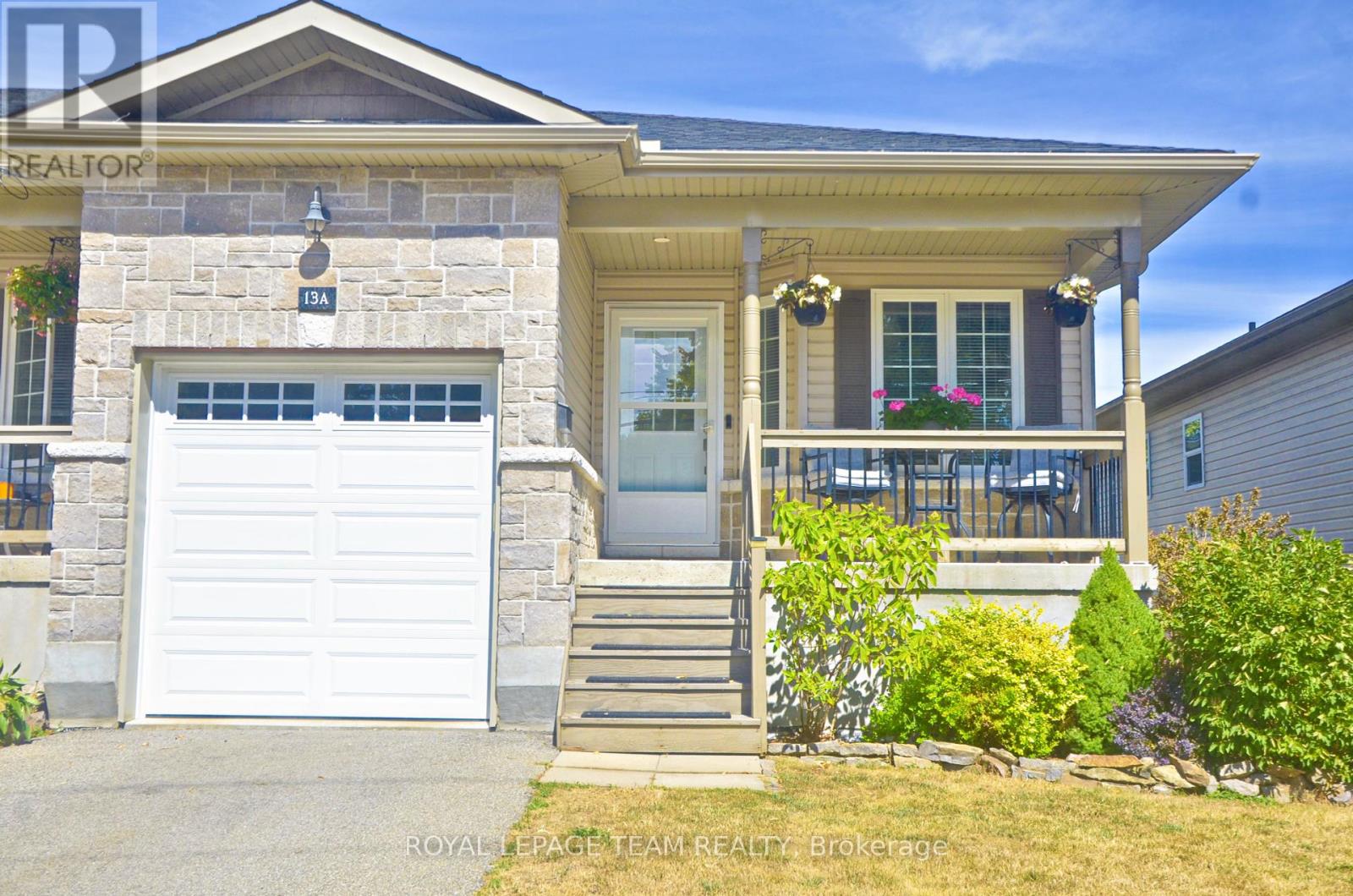 13 Centre St N #a, Brockville, ON K6V 5S6