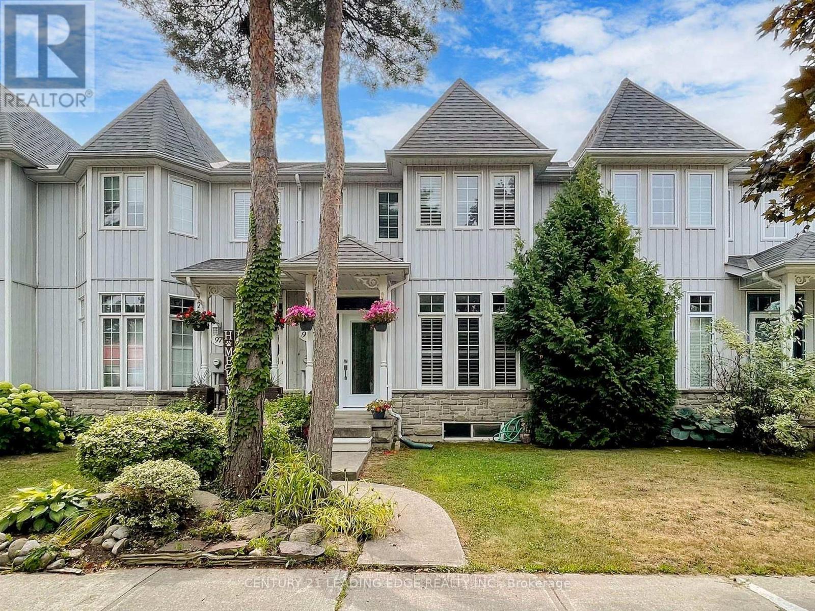 977 Lake Dr E, Georgina, ON L0E 1L0