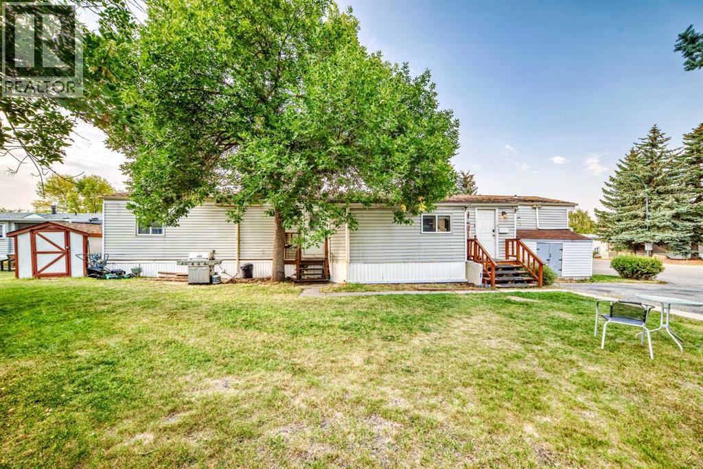 17 Burroughs Pl NE, Calgary, AB T1Y 6K5