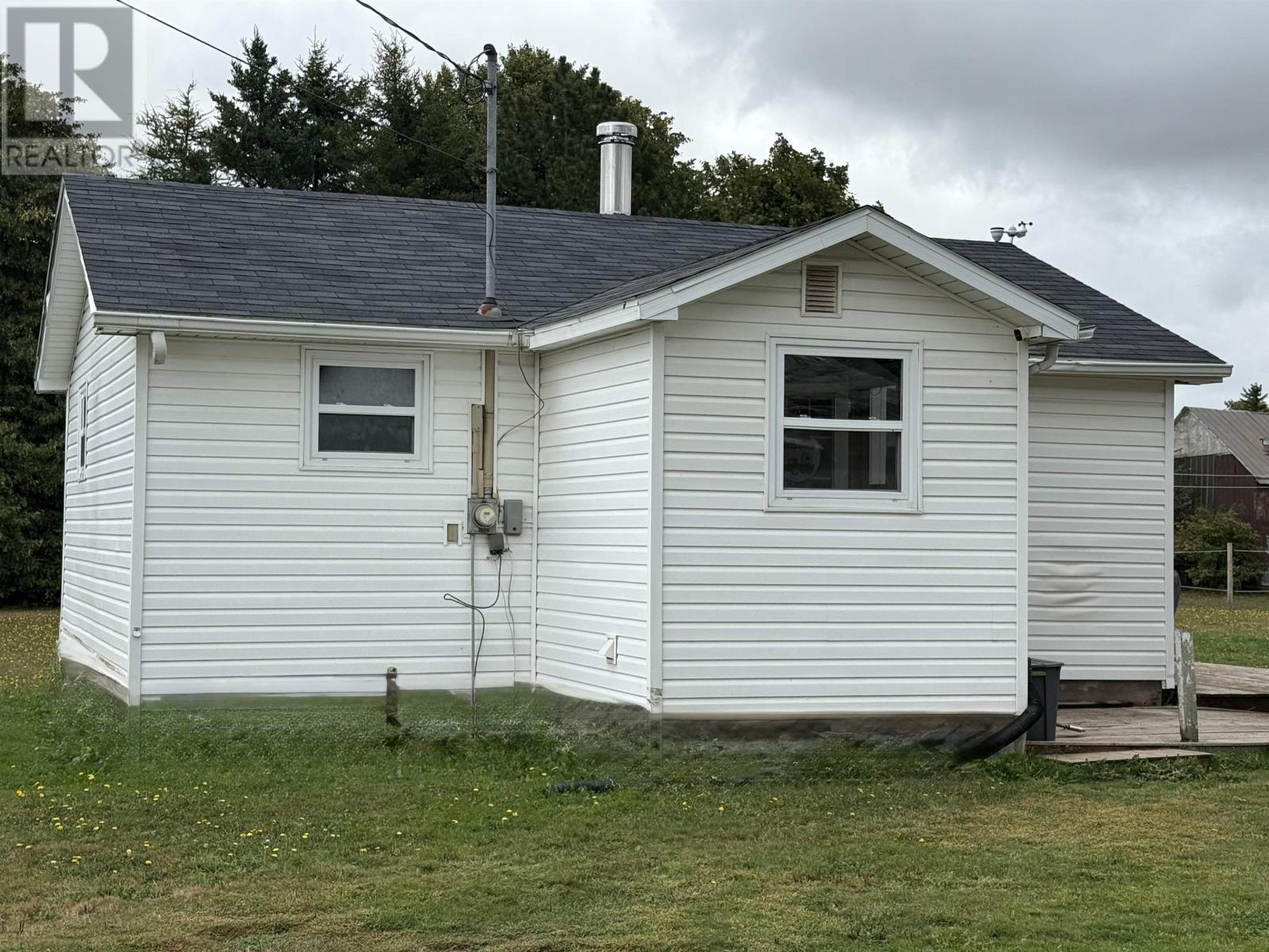 2491 Horne Cross Rd, Brackley, PE C1E 2S2