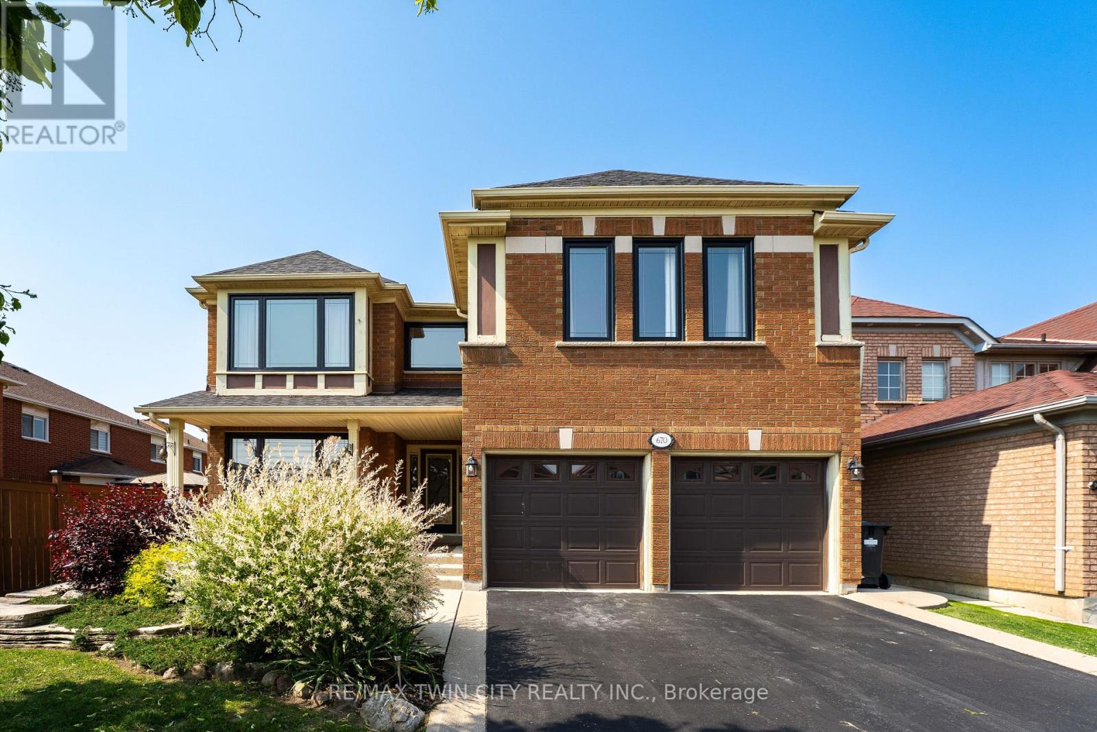 670 Peter Robertson Blvd, Brampton, ON L6R 1L8