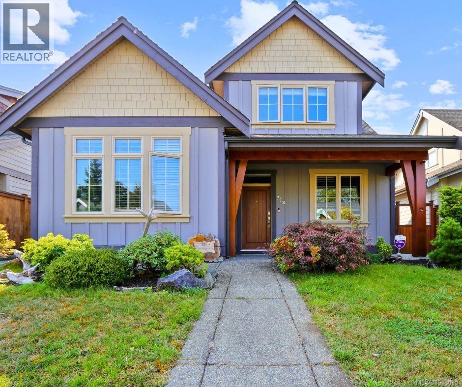 738 W Ridge Way, Qualicum Beach, BC V9K 0A9