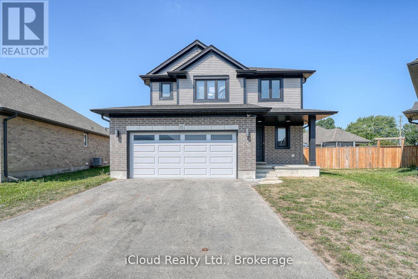 15 Curren Cres, Tillsonburg, ON N4G 0J3