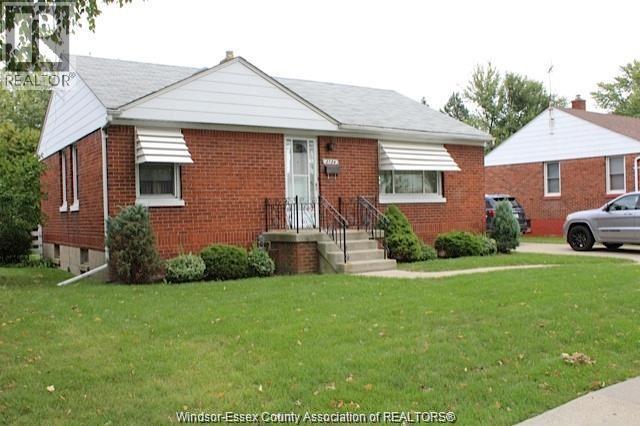 2724 Dominion Blvd, Windsor, ON N9E 2M6
