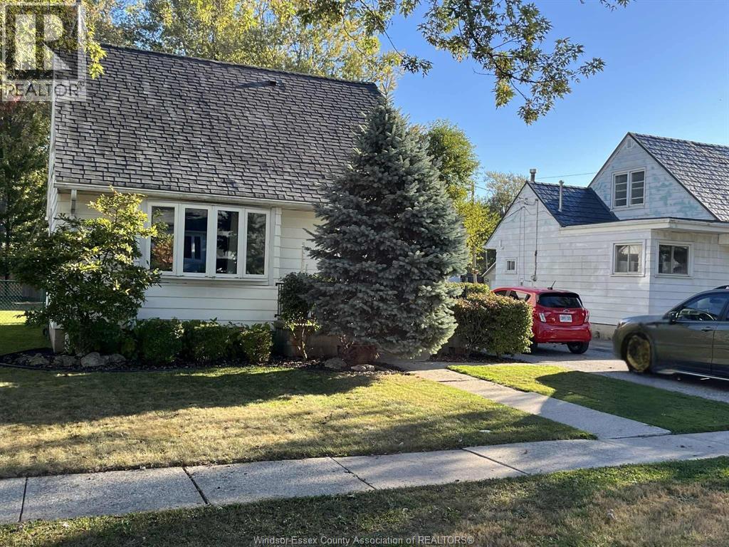 170 Turnhout Cres, Essex, ON N8M 1P8