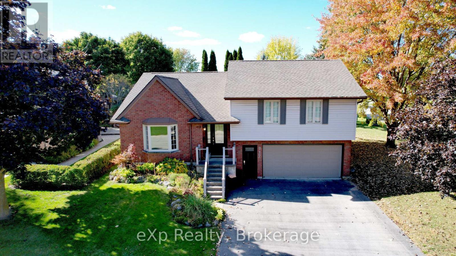 217 Thomas St, Brockton, ON N0G 2V0