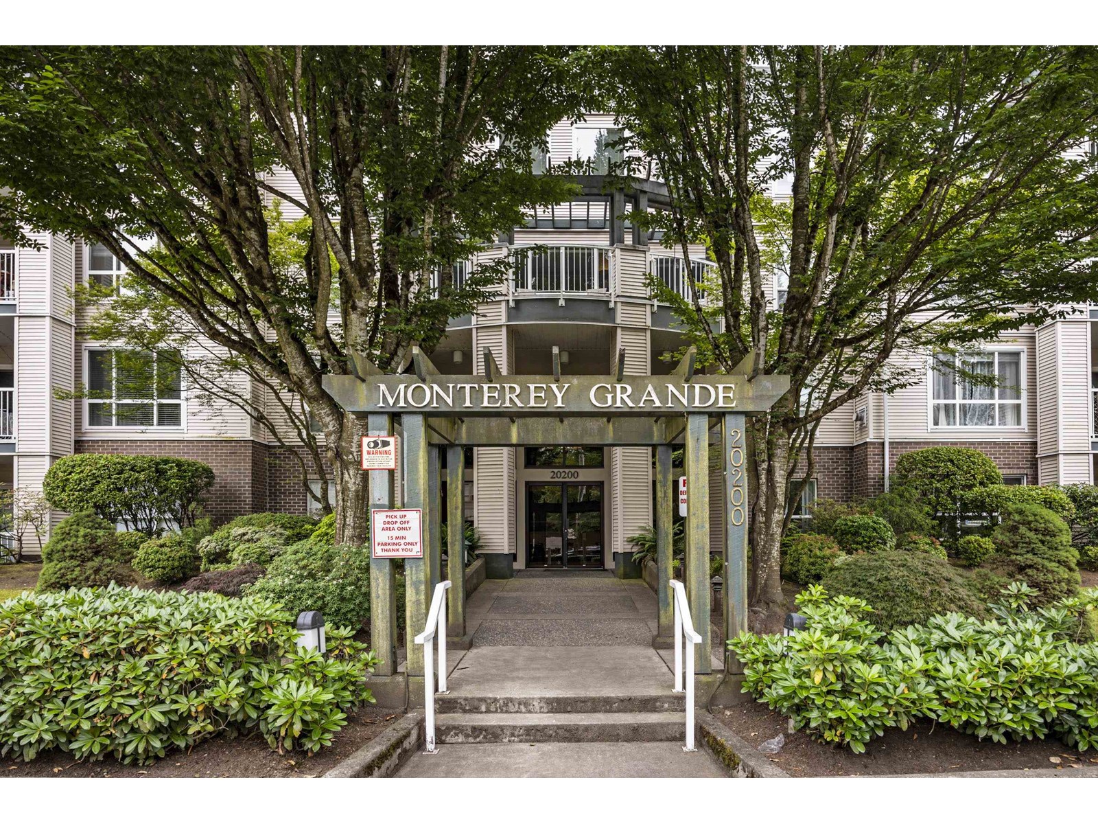20200 54a Avenue Unit 403, Langley, BC V3A 3W7
