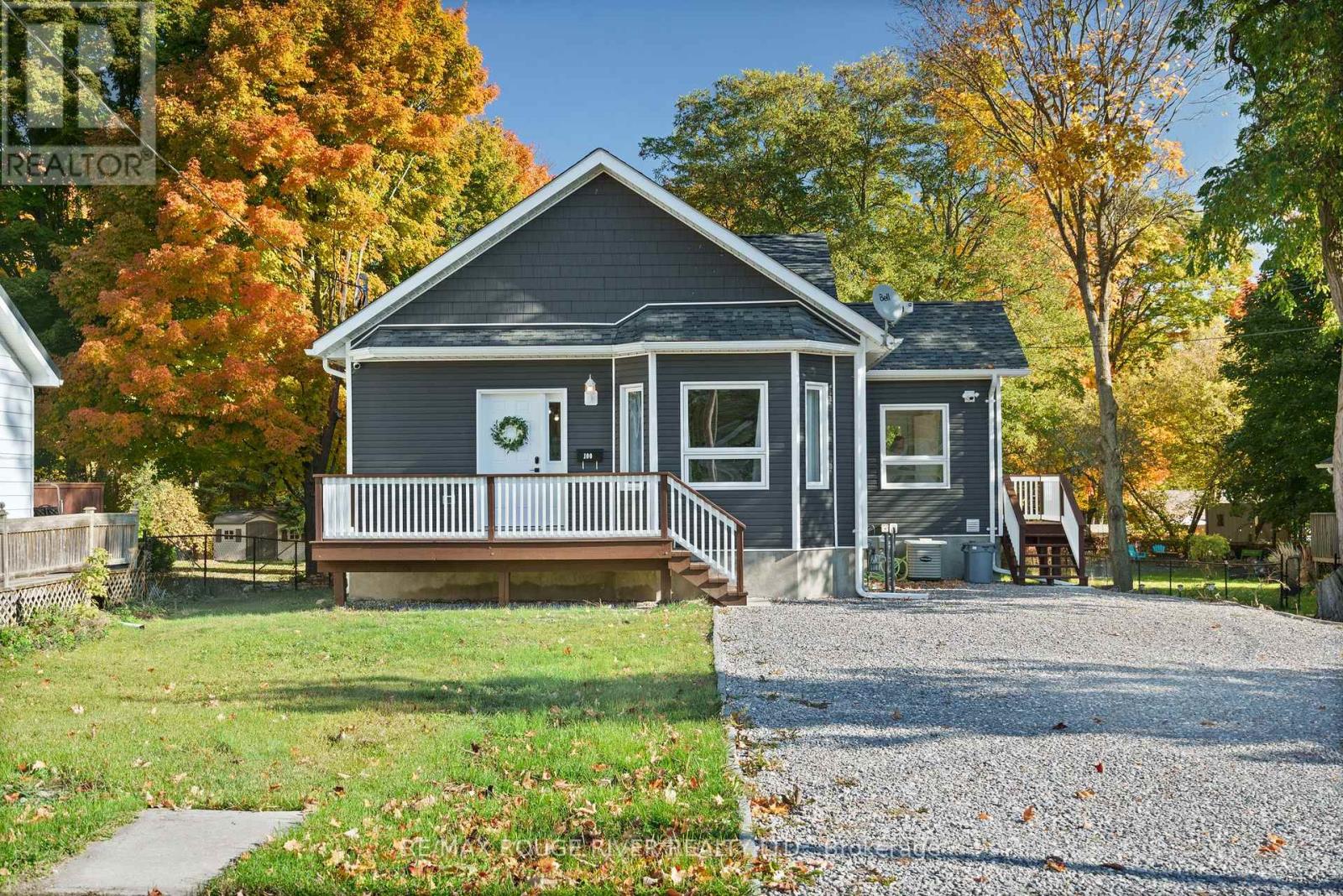 100 Queen St, Kawartha Lakes Fenelon Falls, ON K0M 1N0