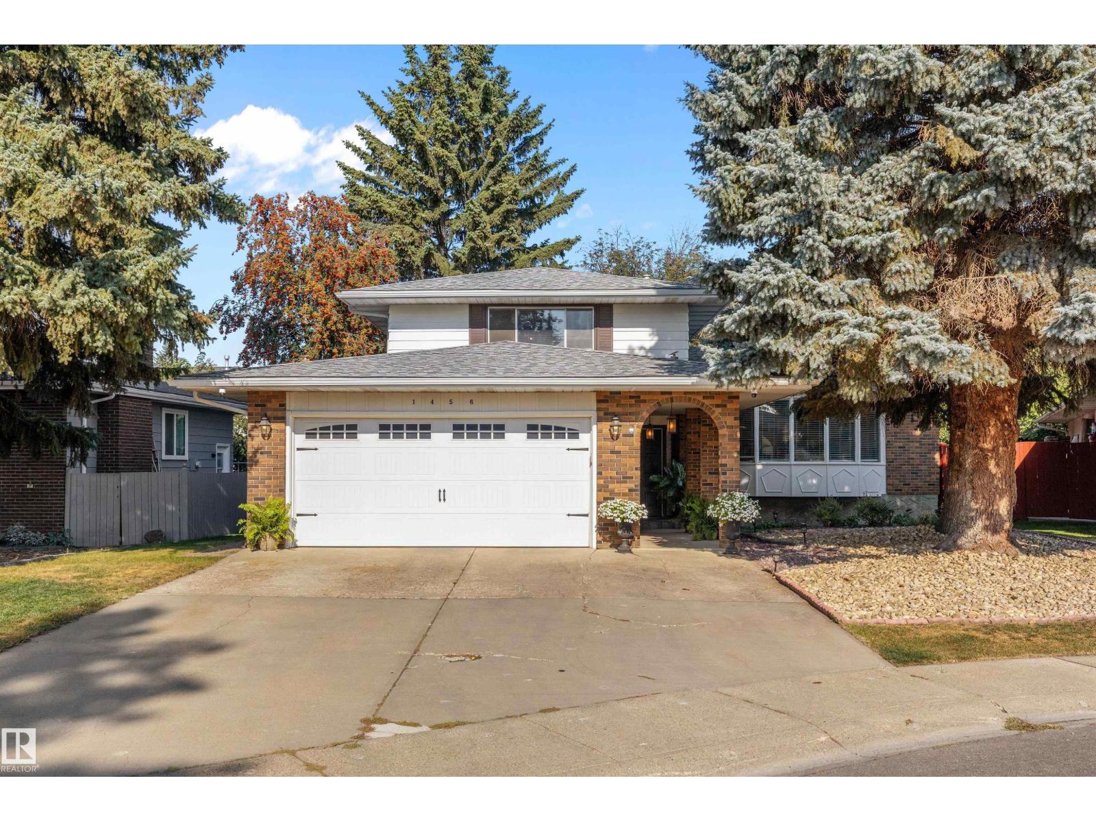 1456 Knottwood Rd E NW, Edmonton, AB T6K 2J9