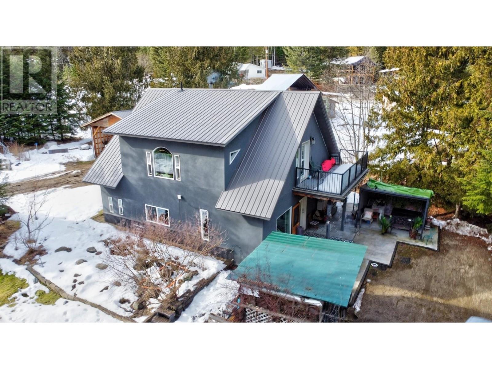 8872 Slocan West Rd, Slocan, BC V0G 2C0