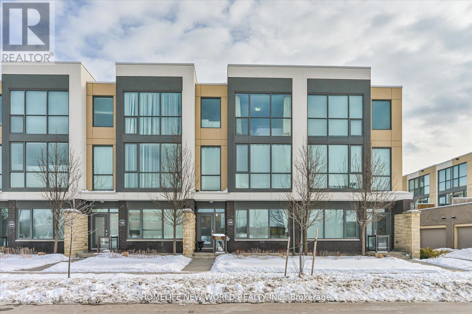 8 90 Little Creek Rd, Mississauga, ON L5R 3E3