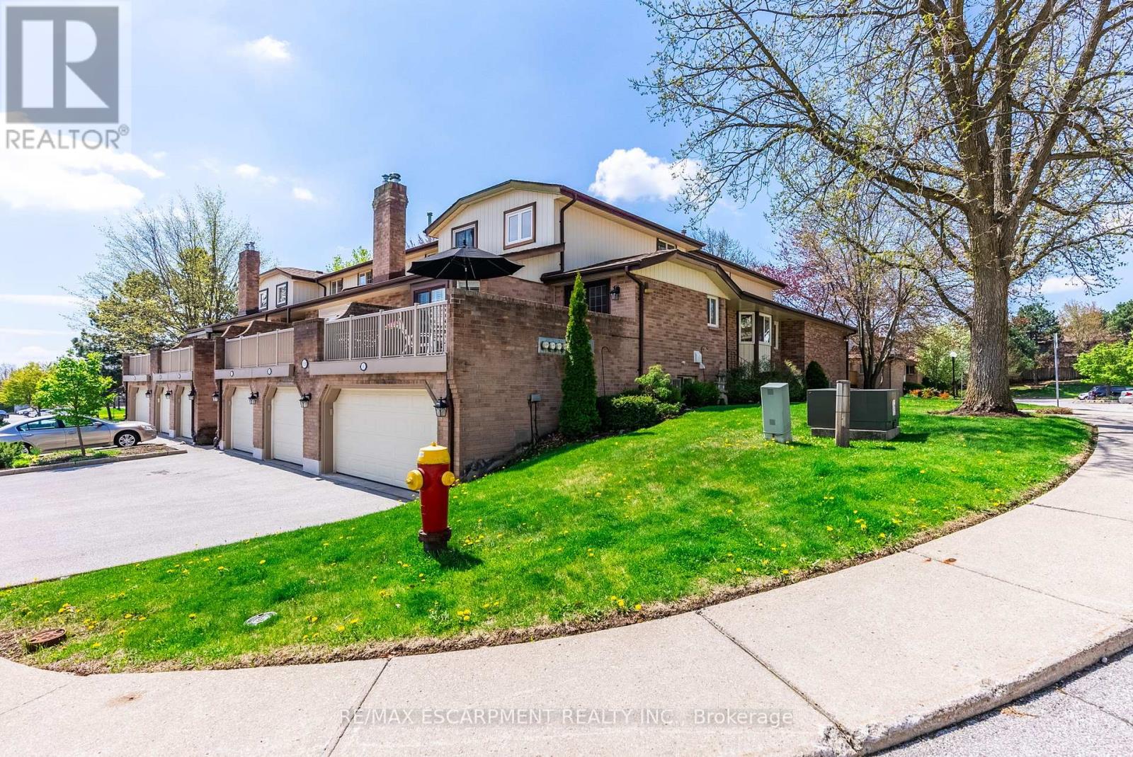 6 1508 Upper Middle Rd, Burlington, ON L7P 4M5