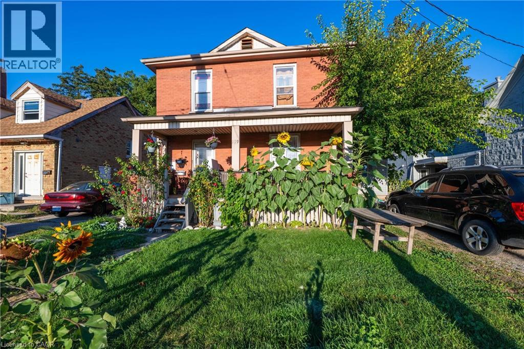 229 Water St N, Cambridge, ON N1R 3B9