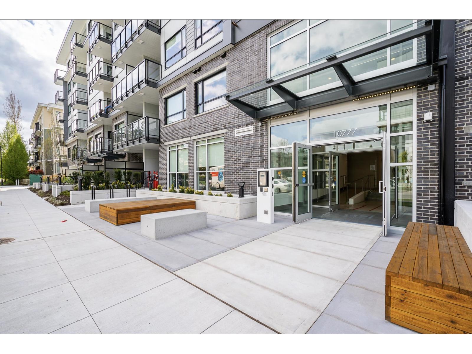 10777 138 Street Unit 203, Surrey, BC V3T 0T5