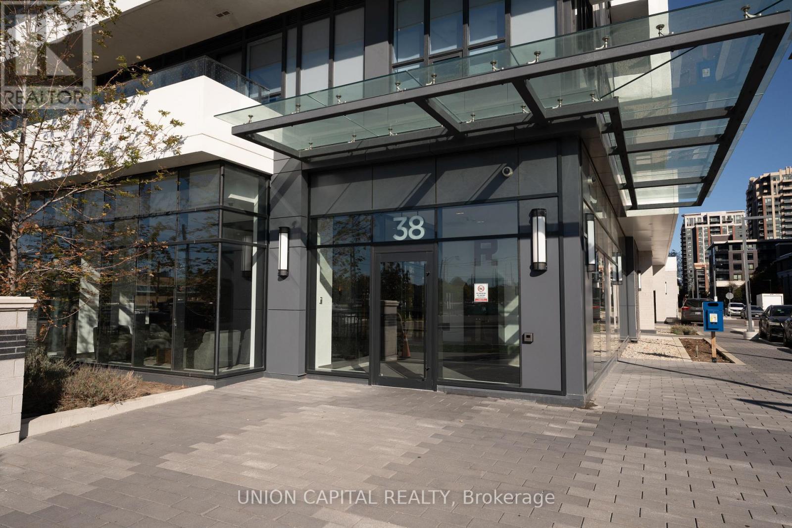 509 38 Water Walk Dr, Markham, ON L3R 6M8