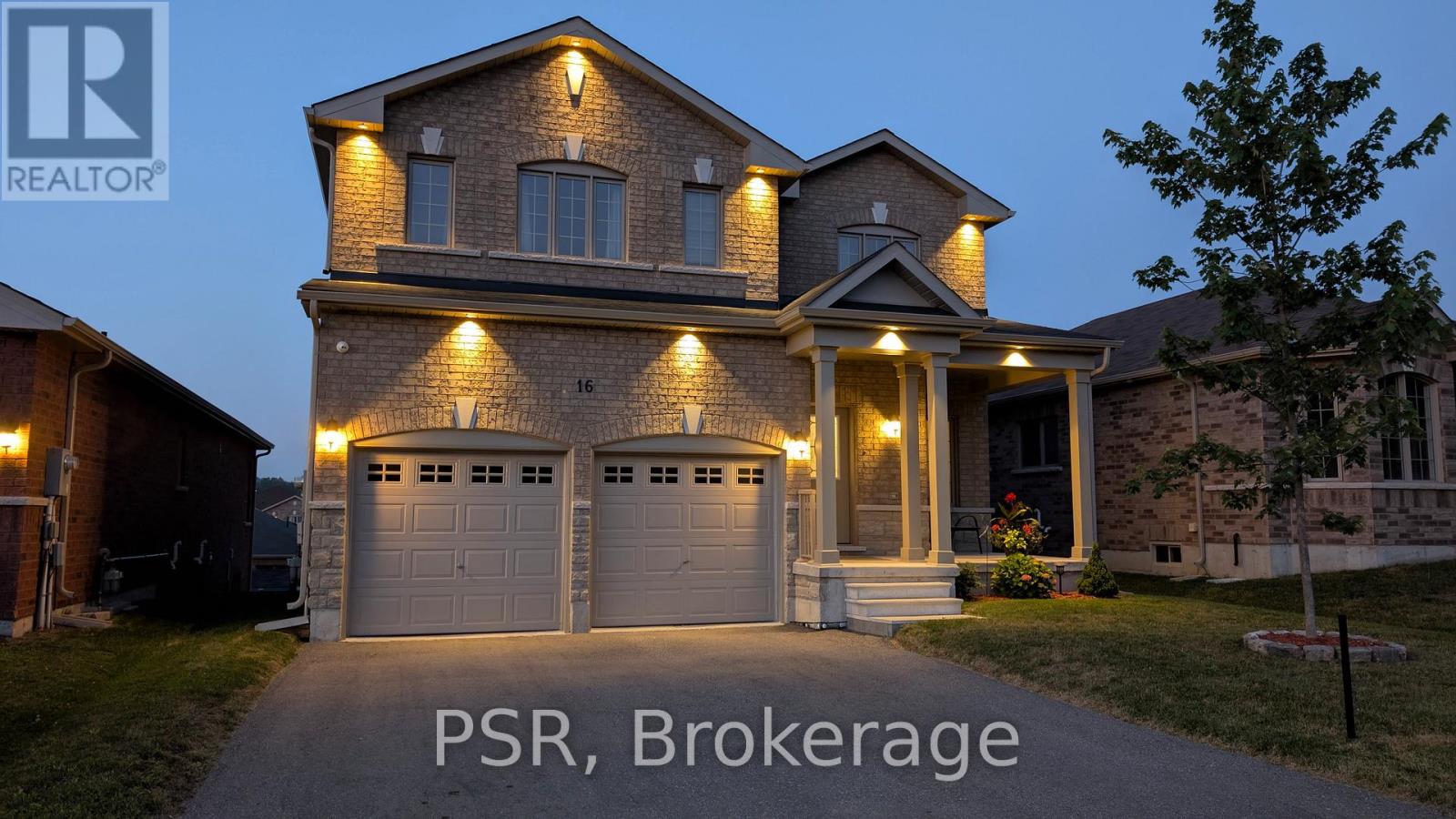 16 Hewson St, Penetanguishene, ON L9M 0V7