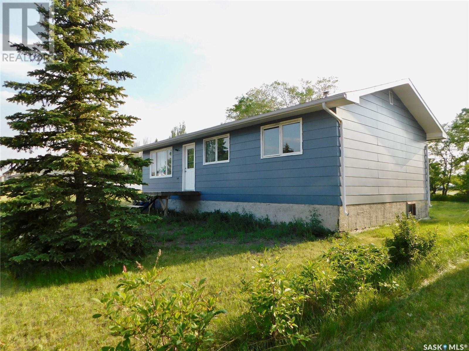 606 Leeville Dr, Assiniboia, SK S0H 0B0