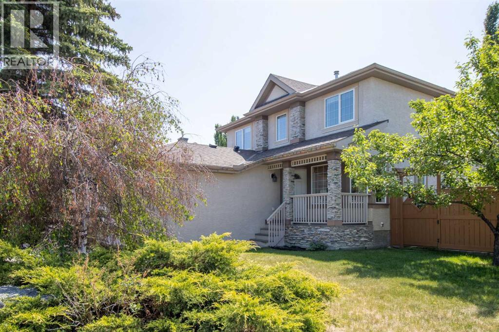 235 Everwillow Close SW, Calgary, AB T2Y 4G6