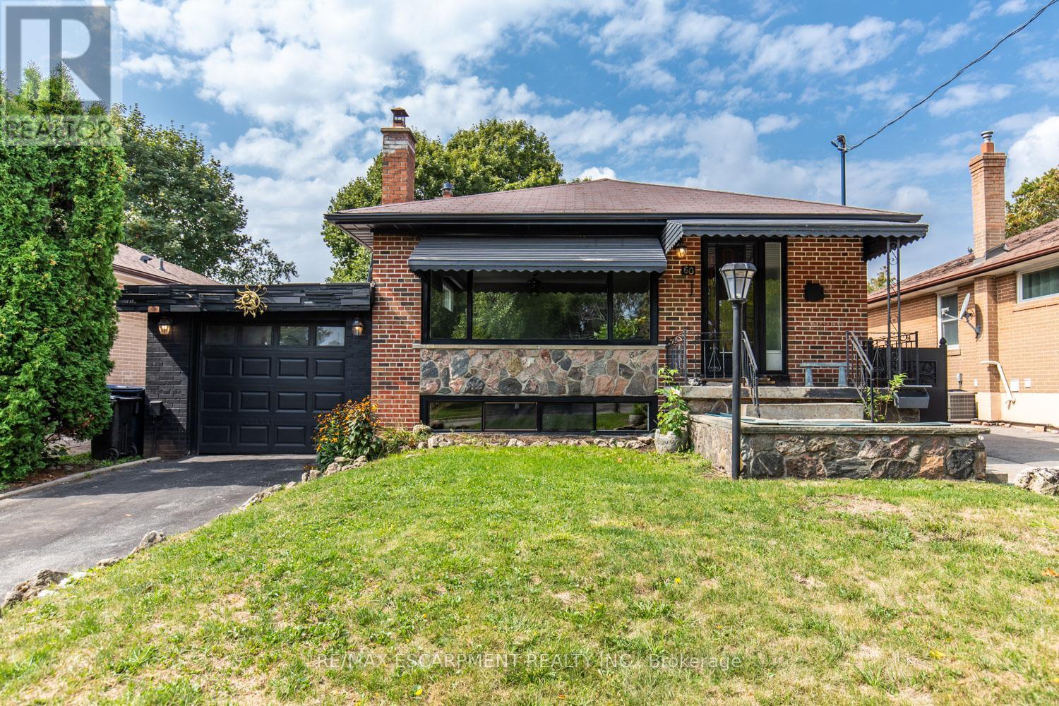 60 Greenock Ave, Toronto, ON M1G 2Z9