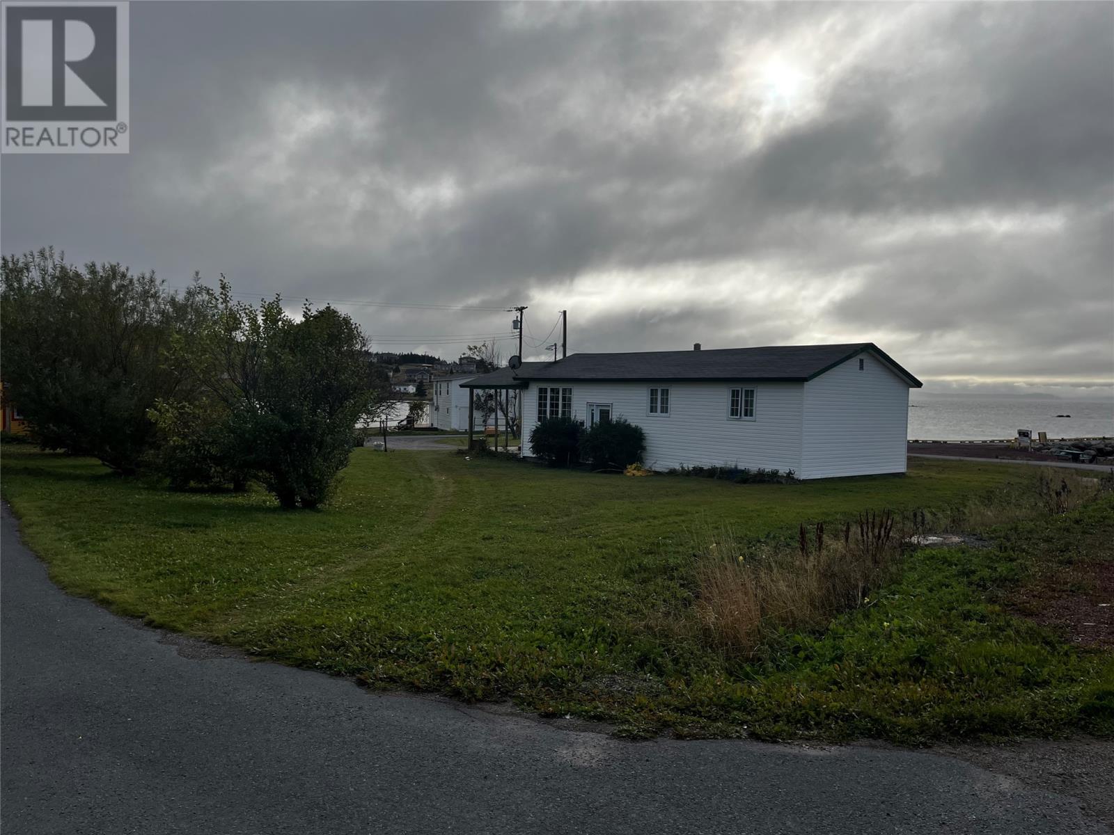 18 Lower Rd, Hearts Delight-islington, NL A0B 2E0