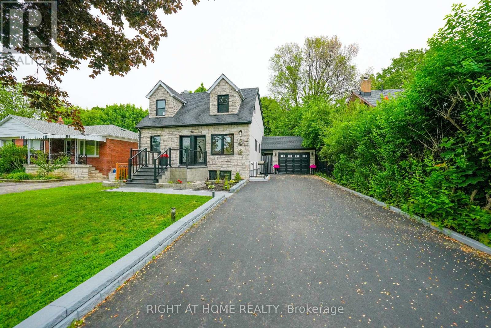 149 Dorset Rd, Toronto, ON M1M 2T5
