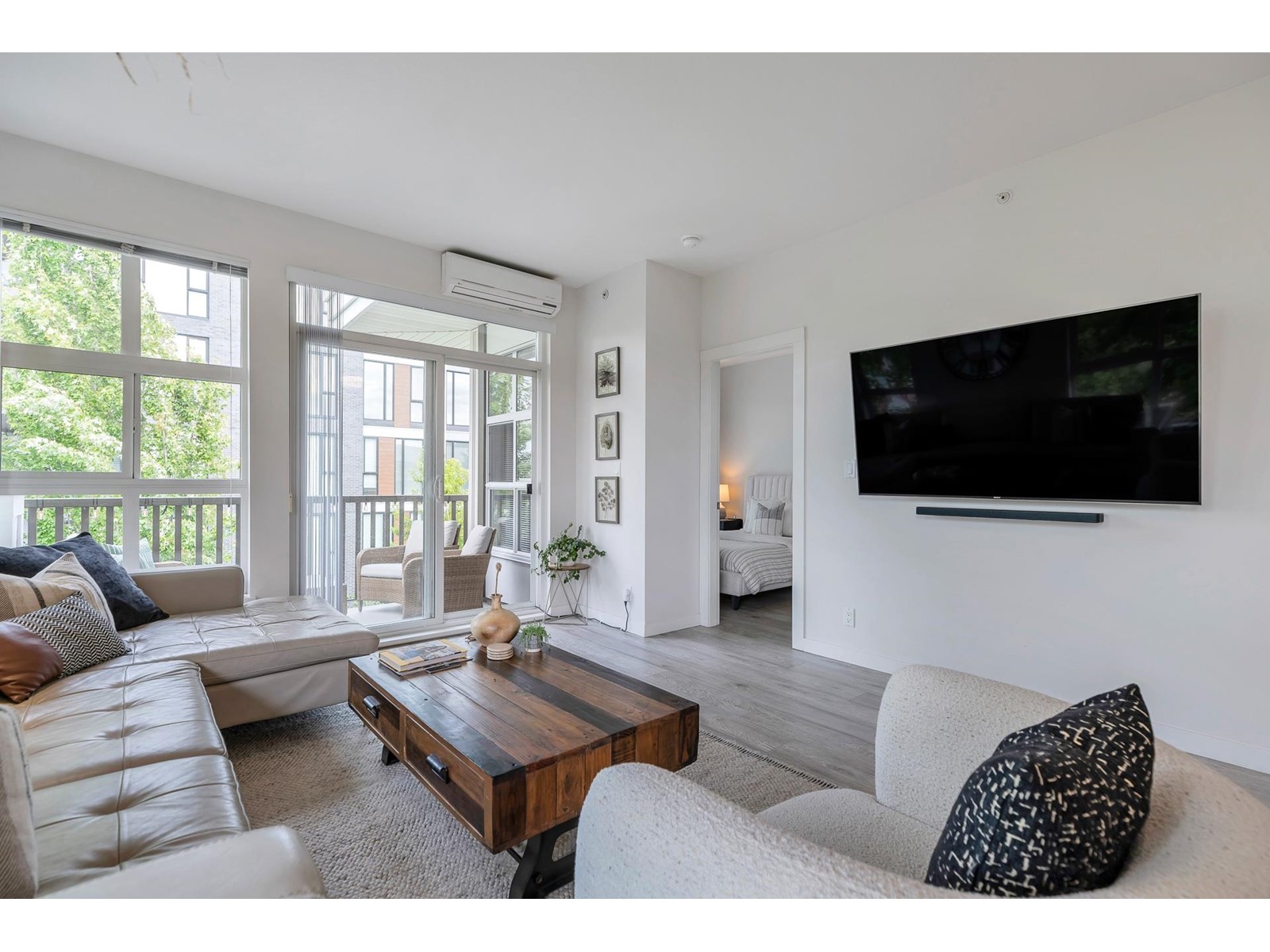 15168 19 Avenue Unit 415, Surrey, BC V4A 0A5