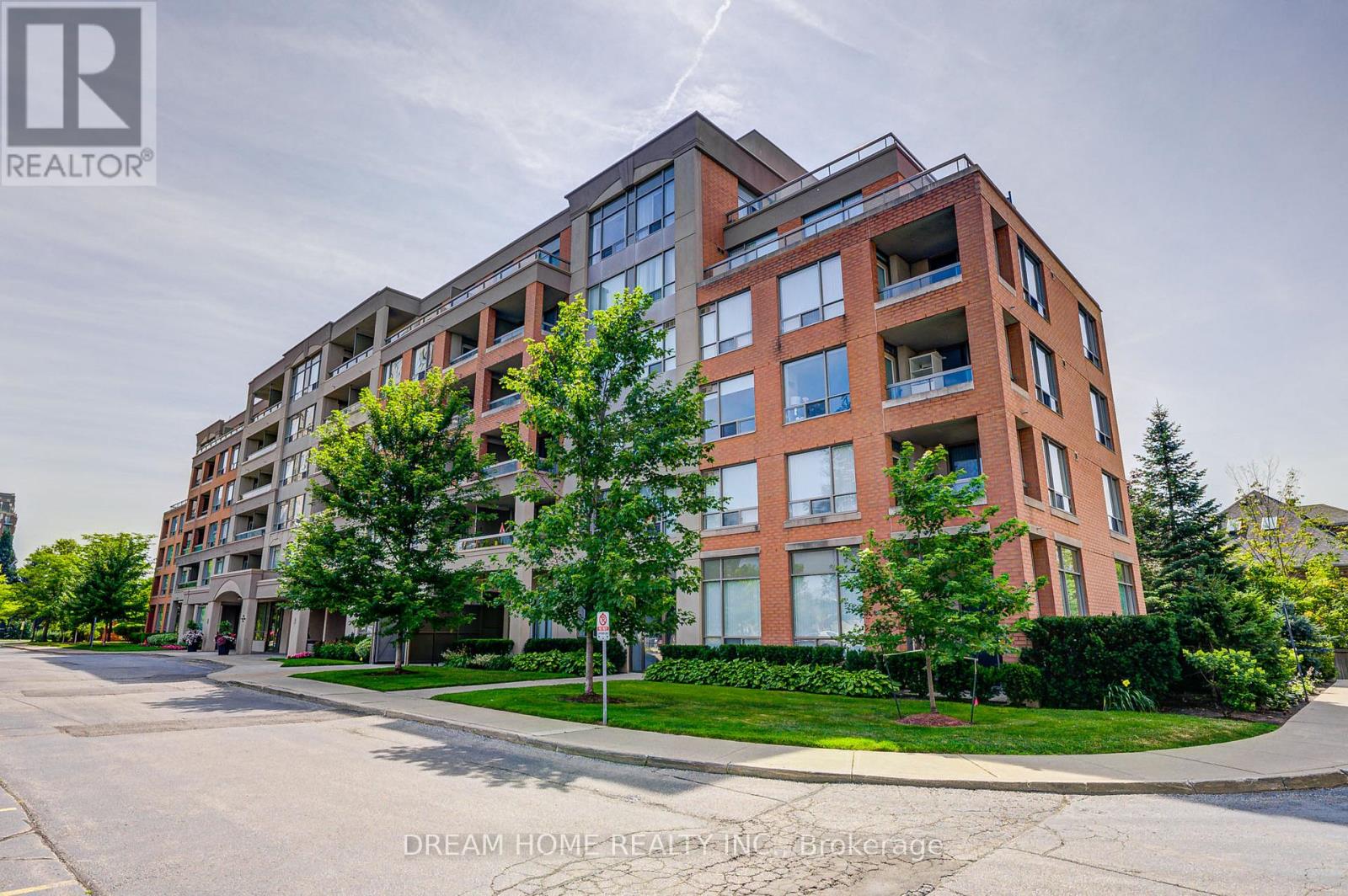 19 Northern Heights Dr Ph09 Dr, Richmond Hill, ON L4B 4M4
