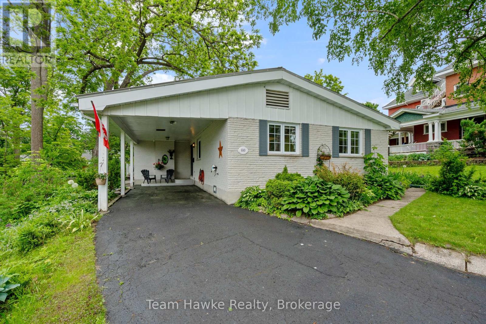 689 Dominion Ave, Midland, ON L4R 1R9