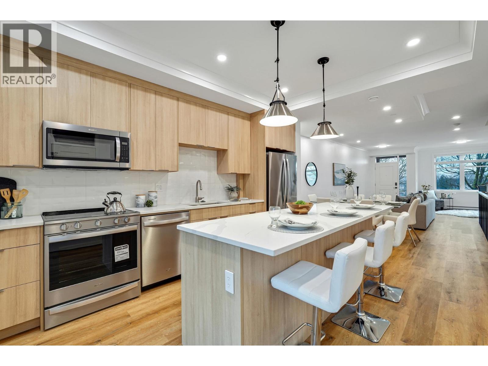 45 E Eighth Ave, New Westminster, BC V3L 4J4