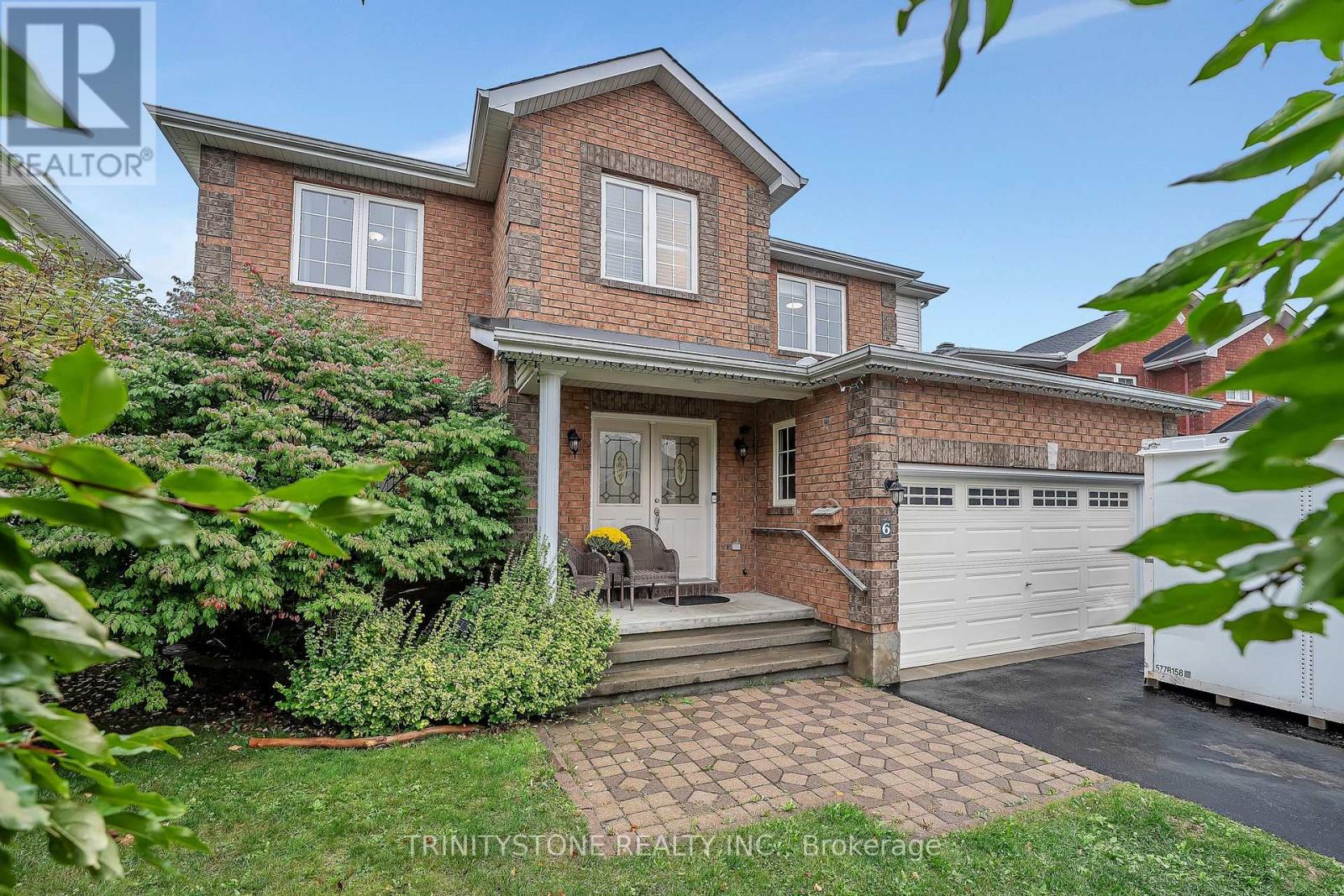 6 Cinnabar Way, Ottawa, ON K2S 1Y4