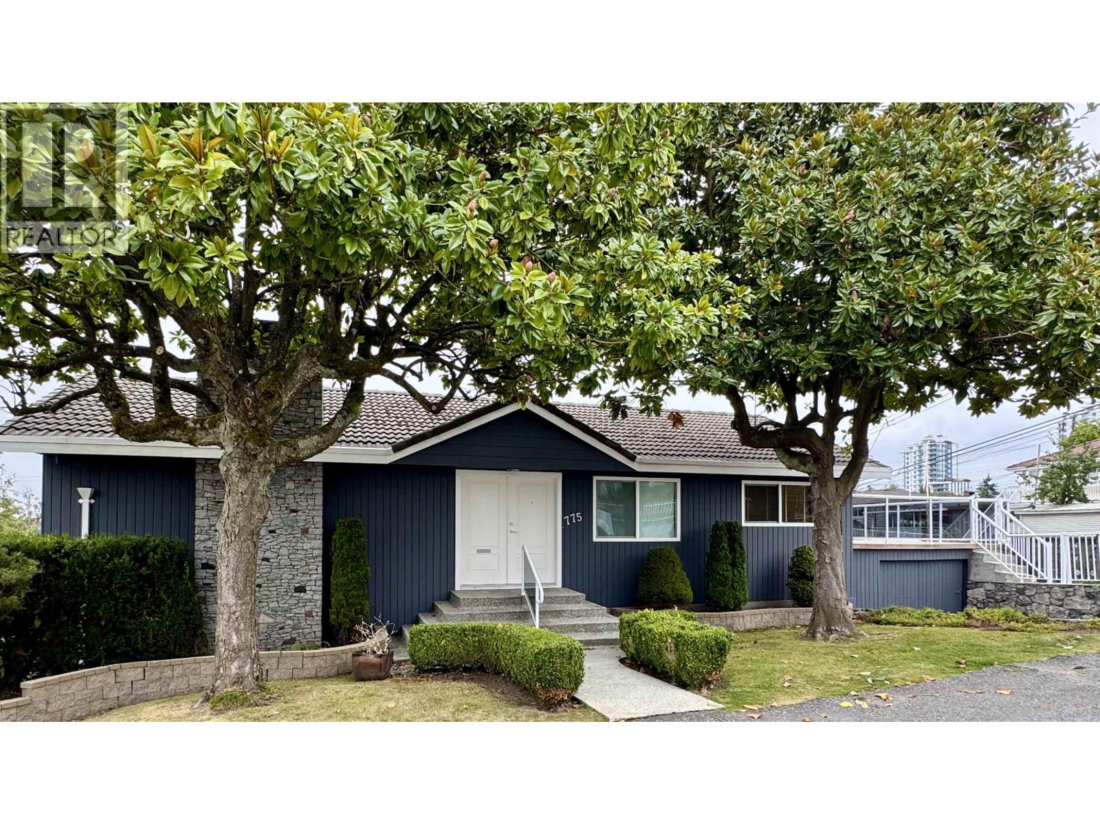 775 Esmond Ave, Burnaby, BC V5C 4K4