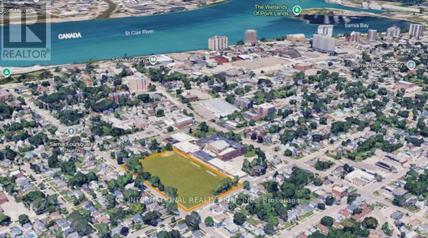130 Crawford St, Sarnia, ON N7T 2Y8