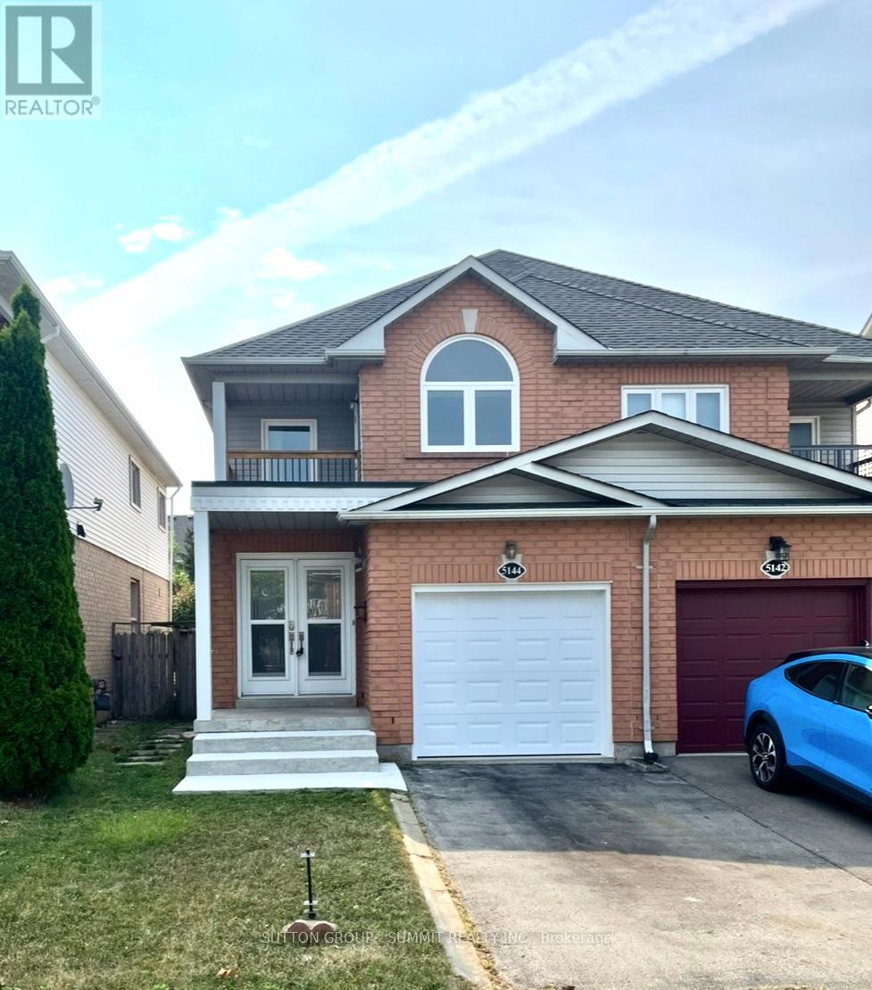 5144 Porter St, Burlington, ON L7L 6K8