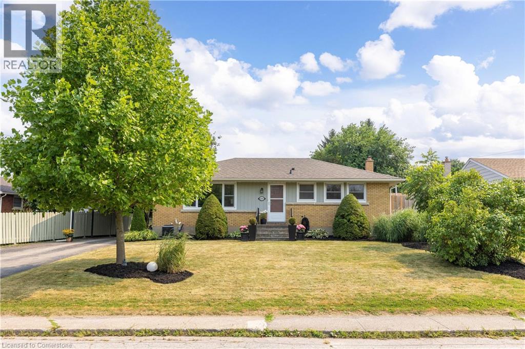 6000 Mayfair Dr, Niagara Falls, ON L2J 1V6