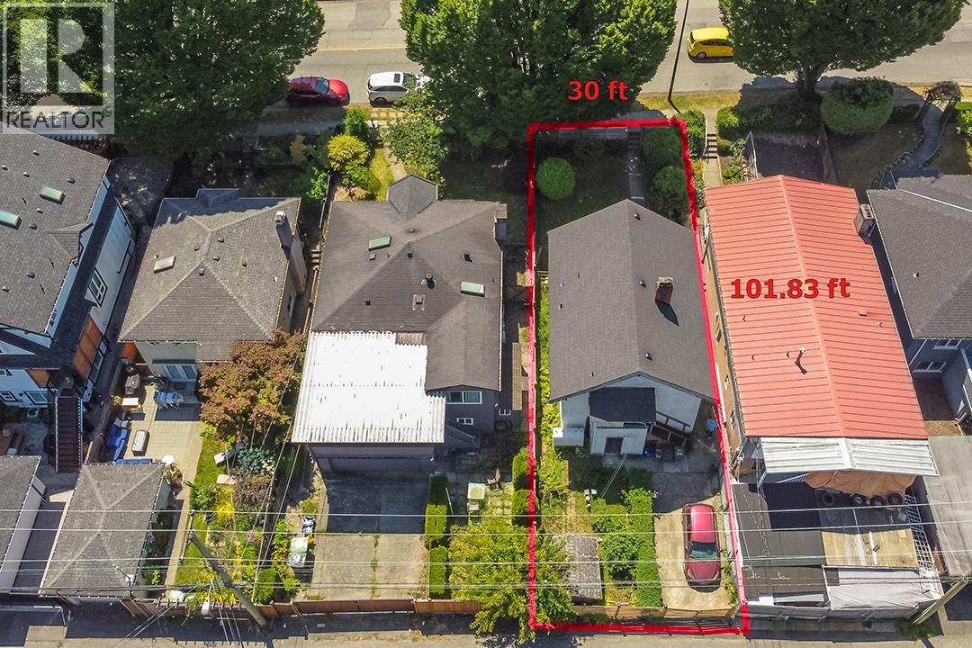 1165 E 33rd Ave, Vancouver, BC V5V 3B4