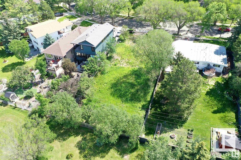 10 Grosvenor Bv #b, St. Albert, AB T8N 1P1