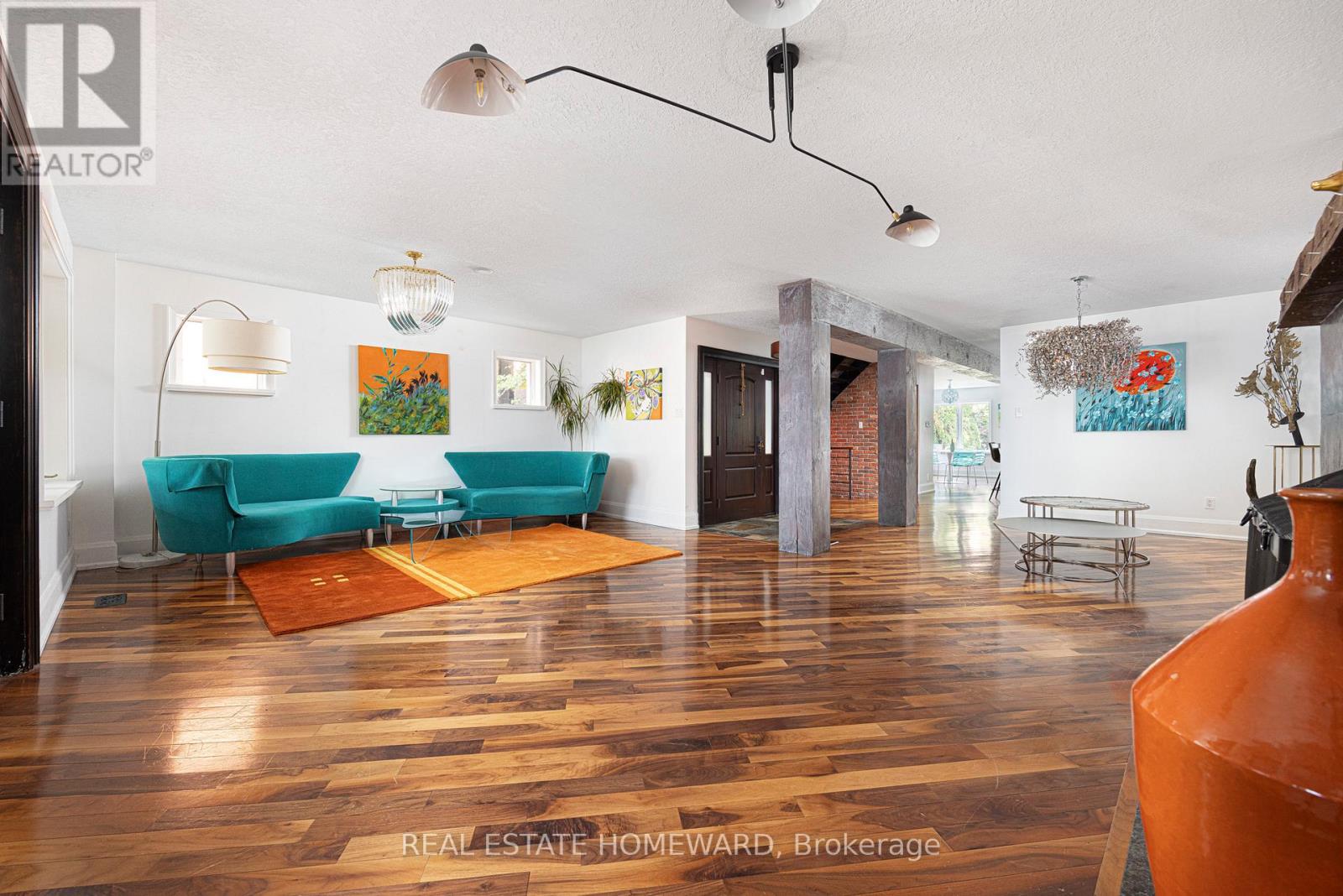 2 Park Ave, Toronto, ON M4E 1B6