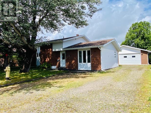 4 Murray St, Kapuskasing, ON P5N 3B2
