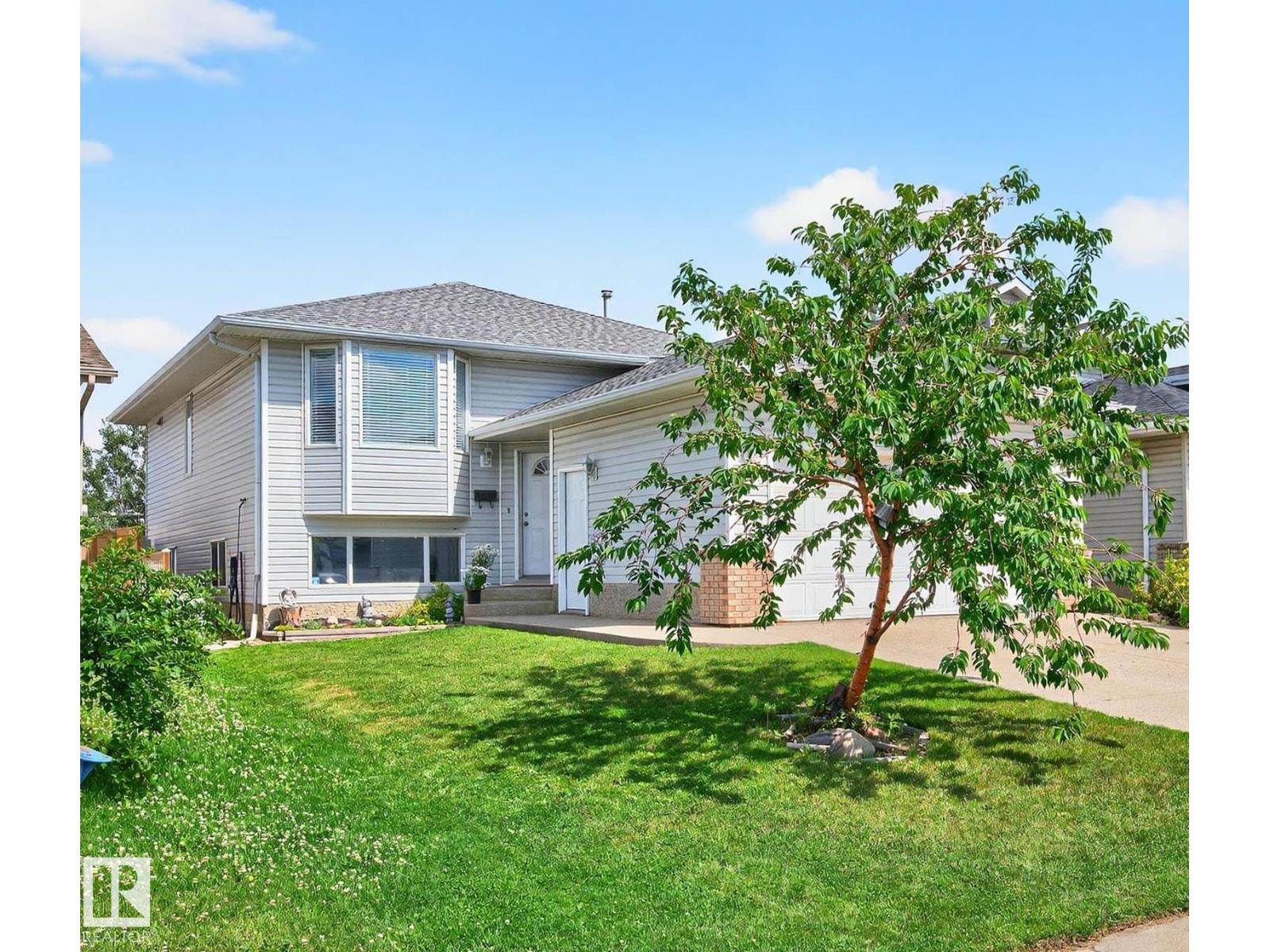 1079 Jones Cr NW, Edmonton, AB T6L 6Y1