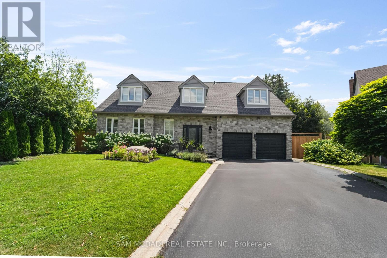 2592 Barrisdale Ct, Mississauga, ON L5N 2H2